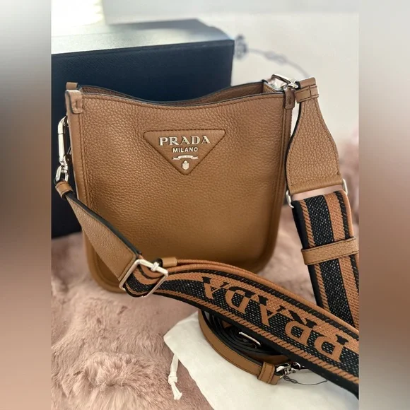 Prada Vitello Daino Soft leather mini shoulder bag - Picture 2 of 7